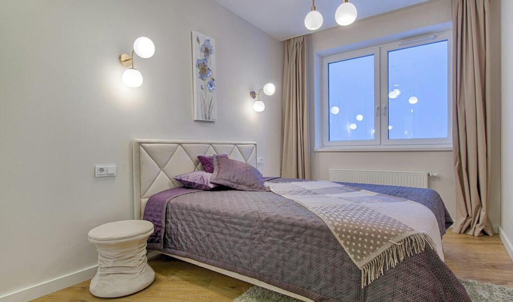 Łóżka tapicerowane – połączenie stylu i funkcjonalności